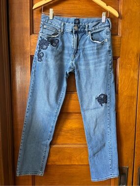 GAP Women's Light Blue Embroidered Straight-Leg Jeans